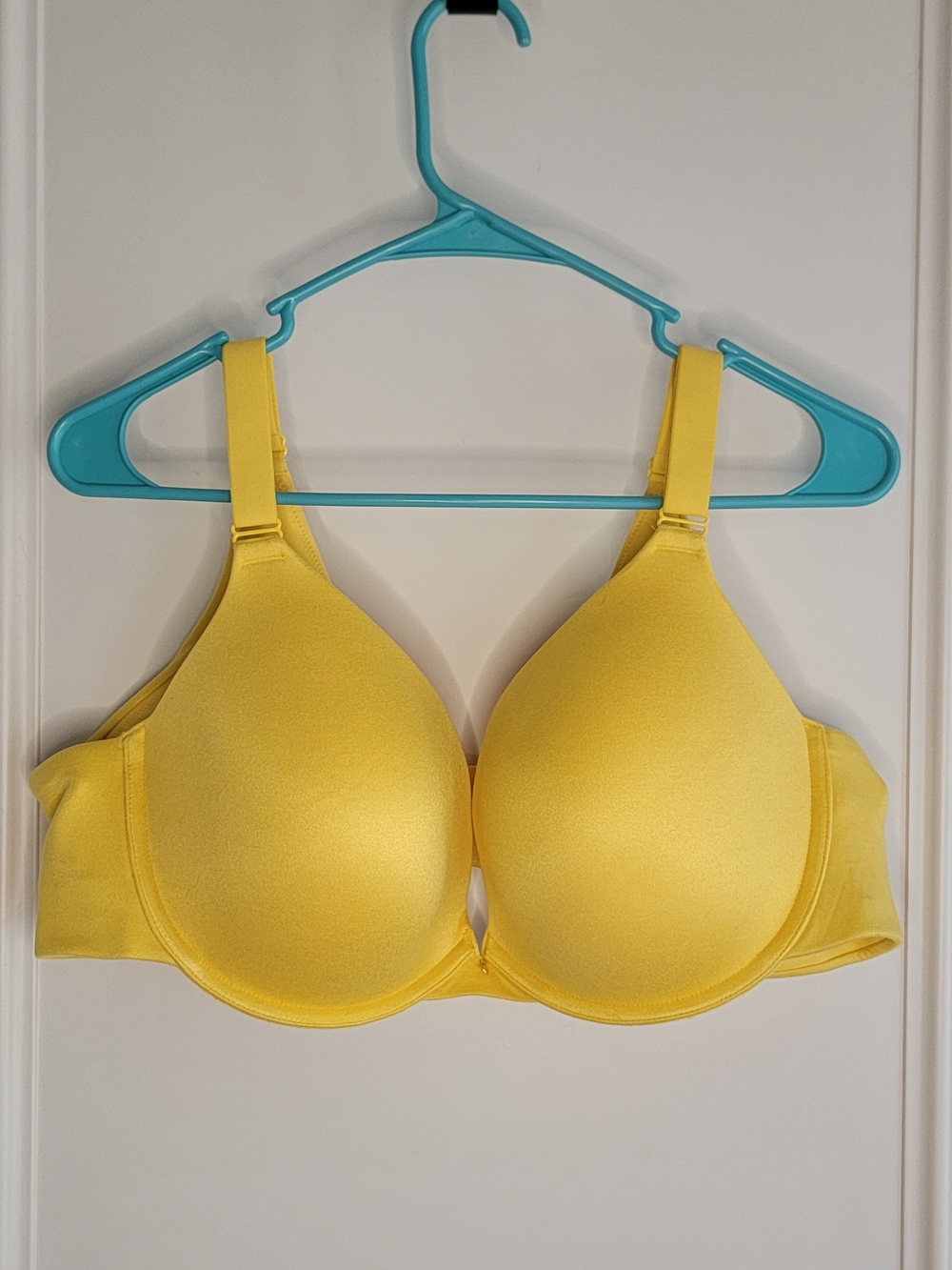 Everyday Smooth T-Shirt Bra - Yellow NWOT